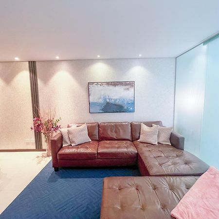 Luxurious Stay At Modern Apartment Санта-Крус-де-ла-Сьерра Экстерьер фото