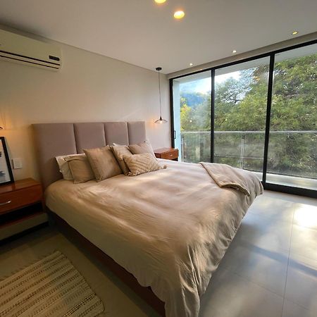 Luxurious Stay At Modern Apartment Санта-Крус-де-ла-Сьерра Экстерьер фото