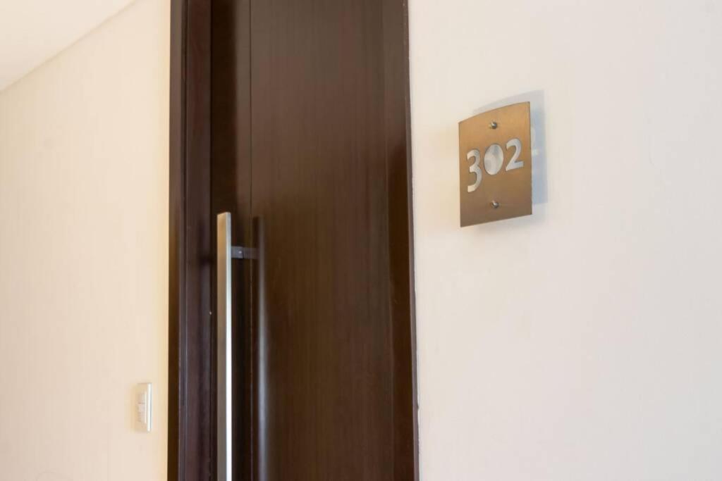 Luxurious Stay At Modern Apartment Санта-Крус-де-ла-Сьерра Экстерьер фото