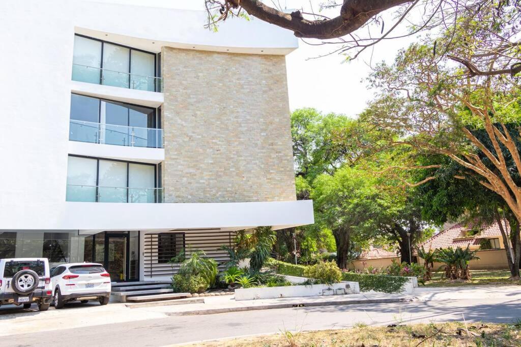 Luxurious Stay At Modern Apartment Санта-Крус-де-ла-Сьерра Экстерьер фото